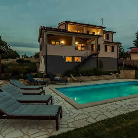 Modern Vesna With Private Pool