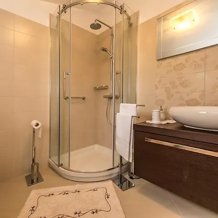 Modern Vesna With Private Pool Jakici