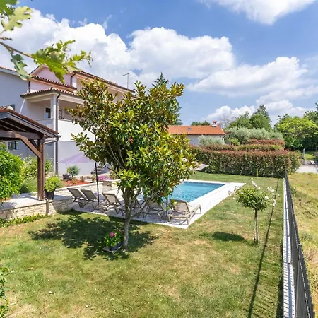 فيلة Modern Vesna With Private Pool Jakici