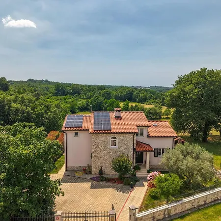 Modern Vesna With Private Pool فيلة *