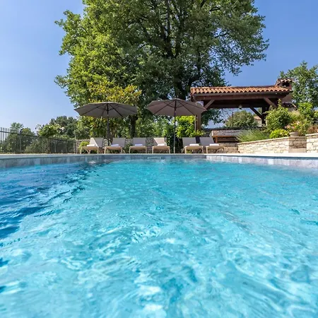 فيلة Modern Vesna With Private Pool Jakici