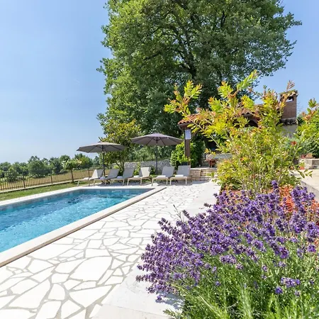 Modern Vesna With Private Pool فيلة