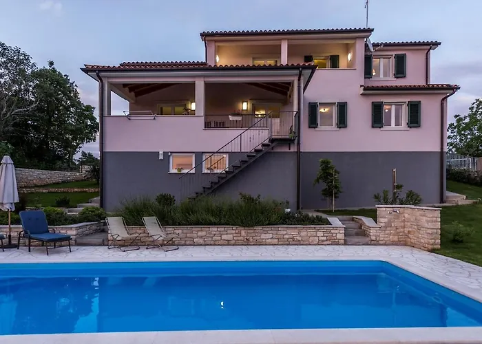 Modern Vesna With Private Pool Vila
