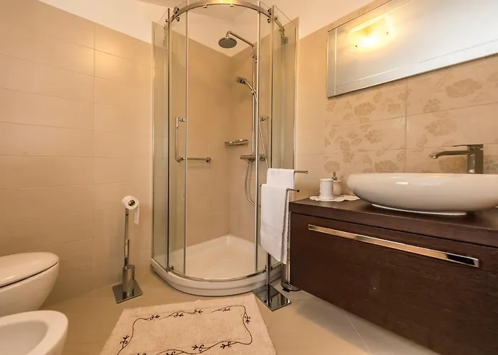Modern Vesna With Private Pool Jakici