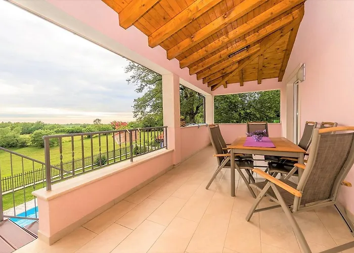Modern Vesna With Private Pool